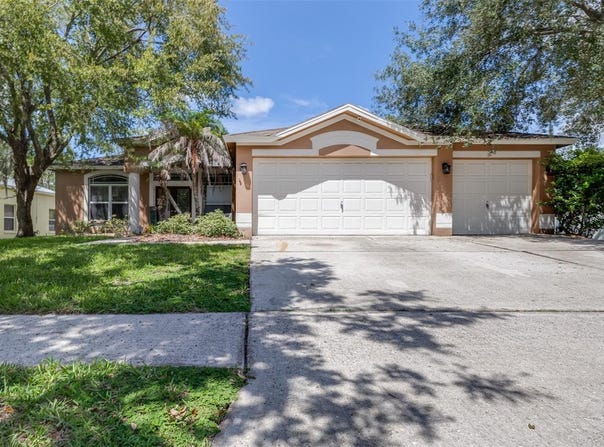 17012 FALCONRIDGE Road, LITHIA, FL 33547