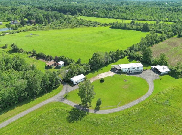 204 Devenpeck Rd, Sprakers, NY 12166