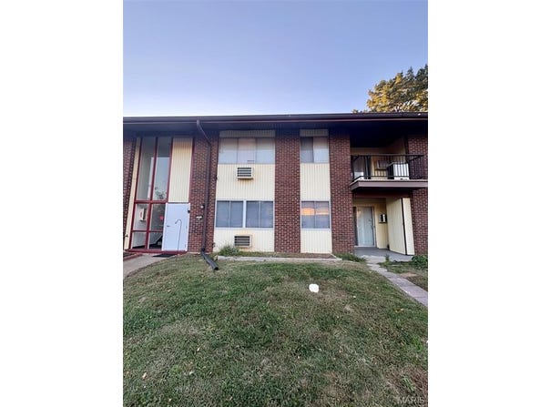 7551 Hazelcrest Drive, Hazelwood, MO 63042