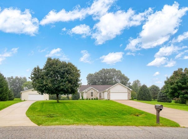 1239 Breezy Lane, Jackson, MI 49201