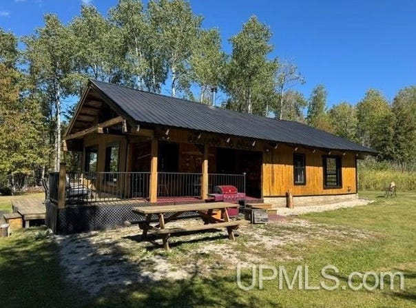 10449 I Road, Cornell, MI 49818