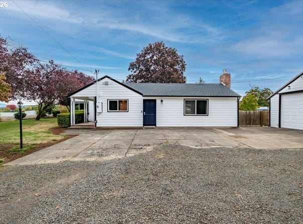 1110 CASCADE Dr, Lebanon, OR 97355