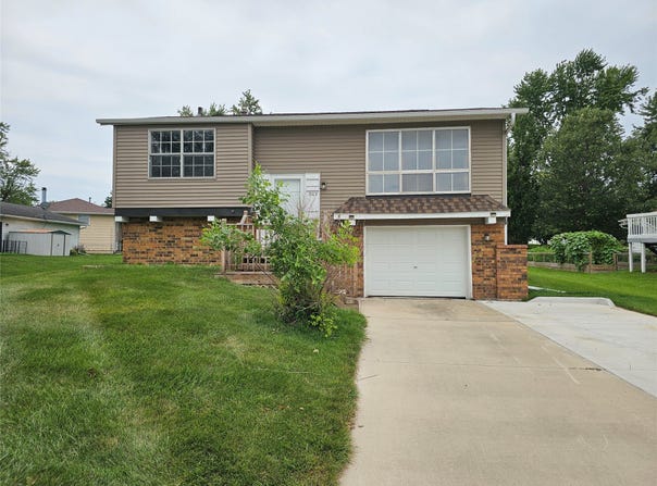 2103 Maple Boulevard, Marshalltown, IA 50158