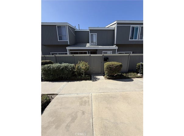 2720 W Segerstrom, Santa Ana, CA 92704