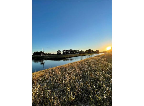 470 & 472 BOUNDARY Boulevard, ROTONDA WEST, FL 33947