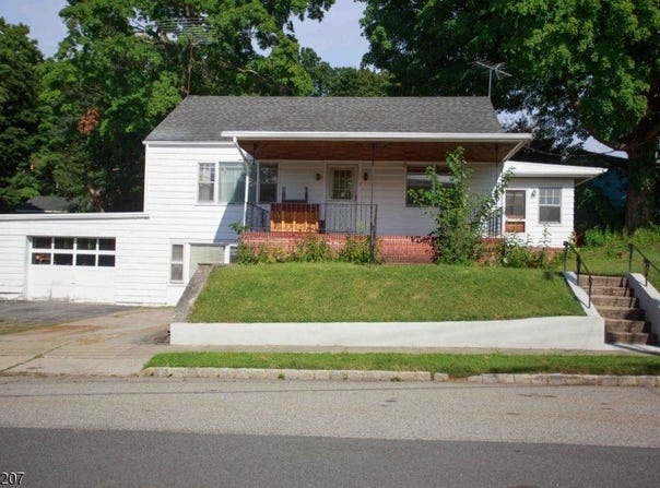 3 Linden Ave, Stanhope Boro, NJ 07874-2637