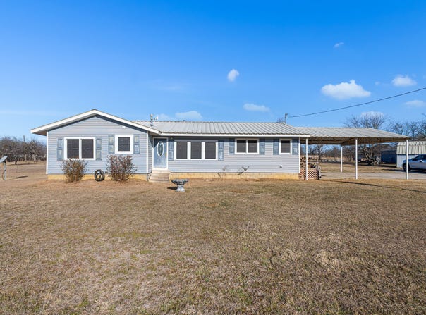 305 Cheyenne Drive, Runaway Bay, TX 76426