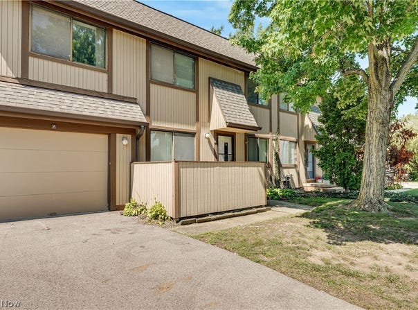 35007 S Turtle Trail, Willoughby, OH 44094