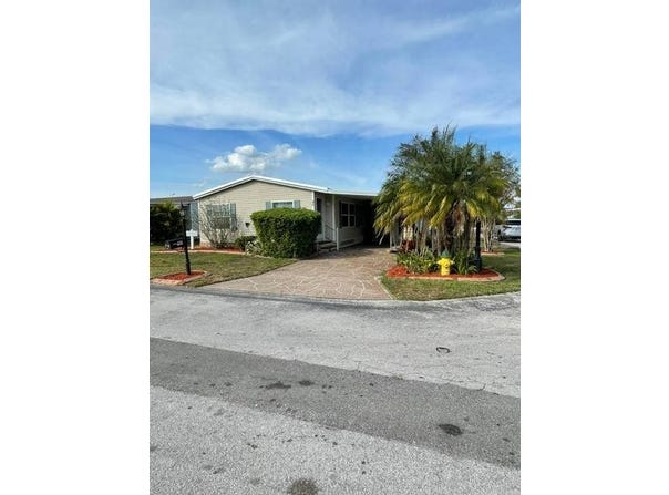 80 E Hampton Dr, Auburndale, FL 33823