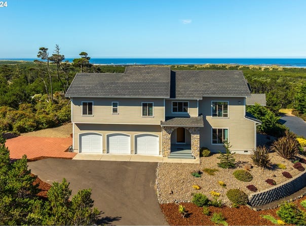 21 TWIN TREE Ct, Florence, OR 97439