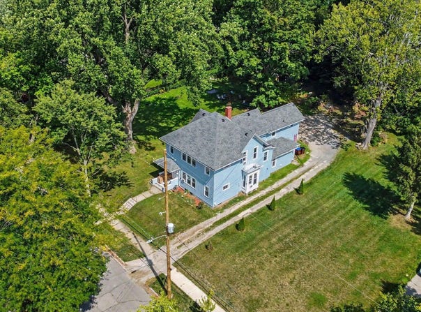 939 Maple Avenue, Jackson, MI 49203