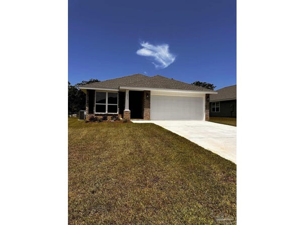 913 Rustling Pines Rd, Cantonment, FL 32533