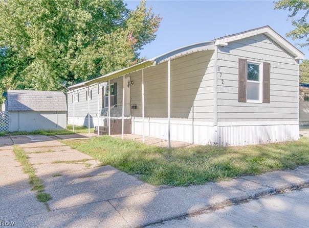 172 Paradise Boulevard, Madison, OH 44057