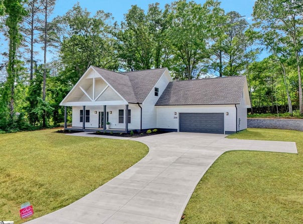 208 Pinehaven Street, Laurens, SC 29360