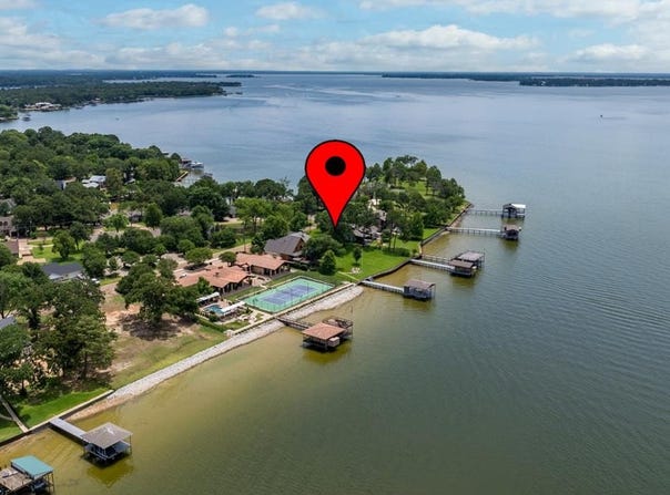 172 Enchanted Dr, Enchanted Oaks, TX 75156