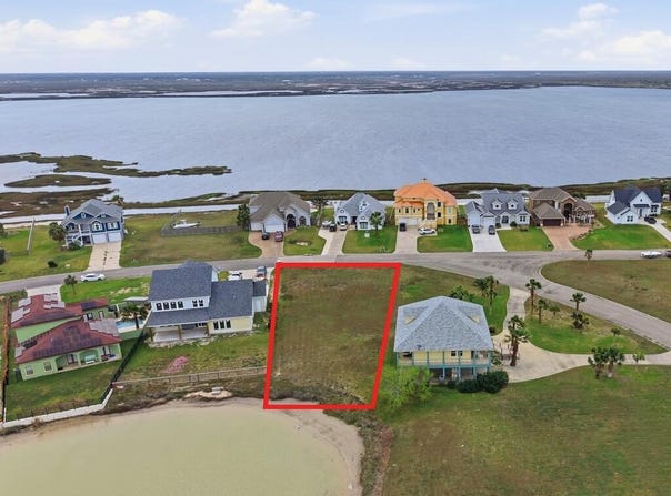 31 Southpointe Cir, ROCKPORT, TX 78382