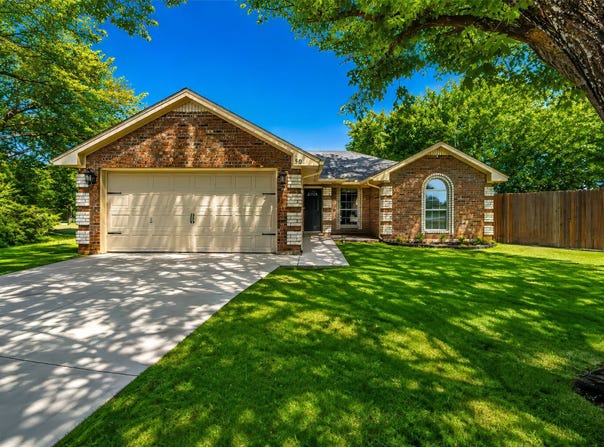 501 Brookfield Drive, Boyd, TX 76023