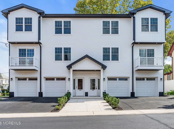 108 Broad Street, Keyport, NJ 07735