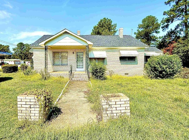 3 N Hazel Ave., Andrews, SC 29510
