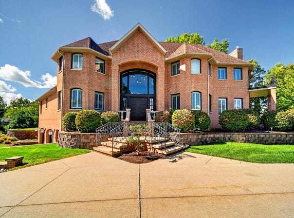 286 NIAGARA Point, Erie, PA 16507