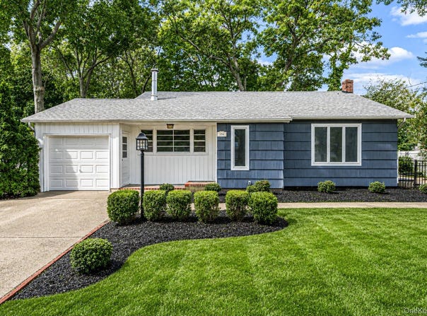 194 Phyllis Drive, Patchogue, NY 11772