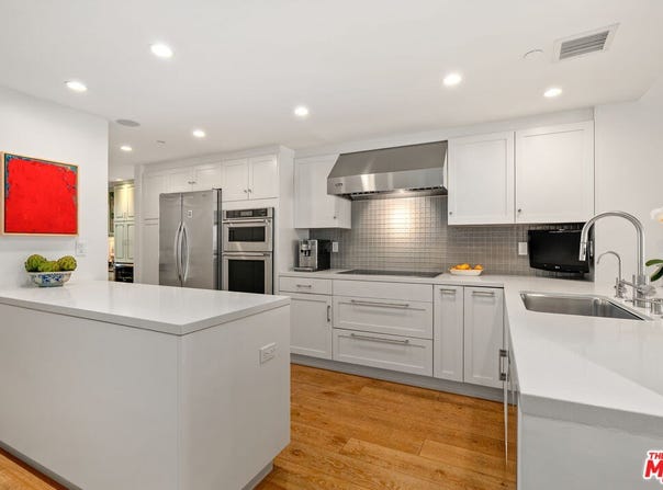 140 Ocean Park Blvd, Santa Monica, CA 90405