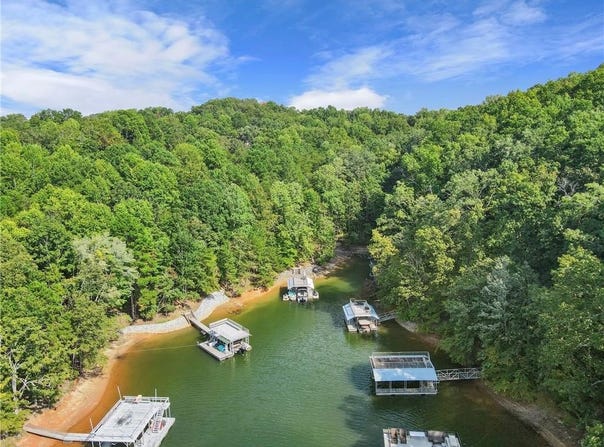 6314 Point Twenty Two, Gainesville, GA 30506