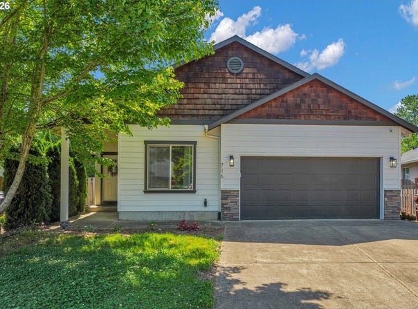 716 ERIC Dr, Molalla, OR 97038