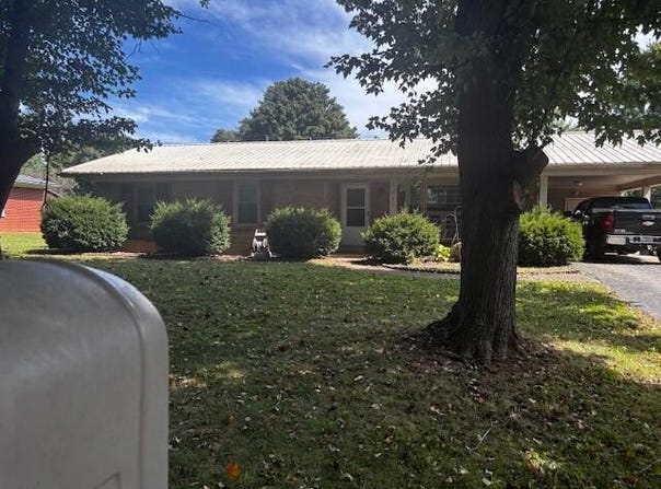 1018 Melody Lane, Lawrenceburg, KY 40342