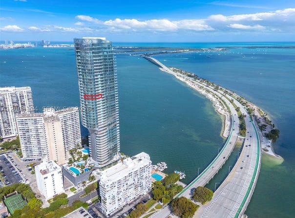 175 SE 25 RD, Miami, FL 33129