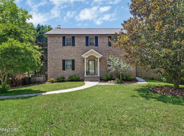 107 Chestnut Hill Rd, Oak Ridge, TN 37830