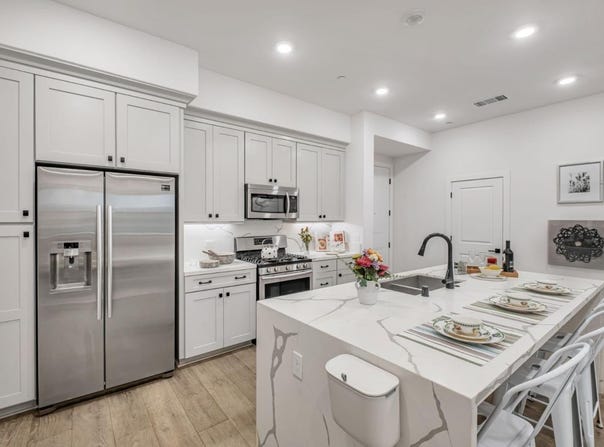 1000 Berryessa LN 211, DAVIS, CA 95616