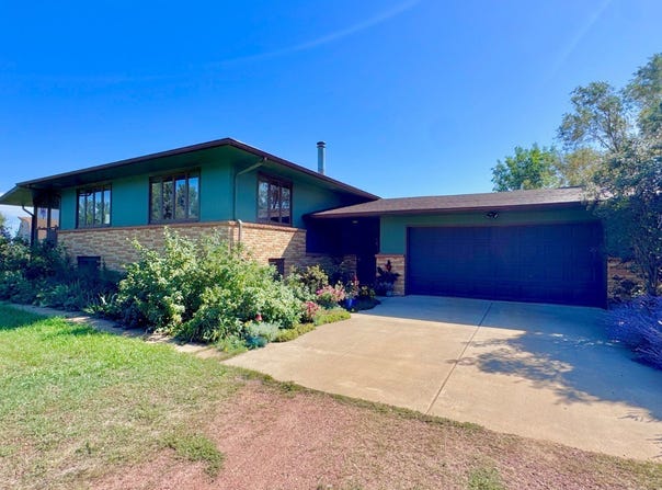 8856 69th St. SW, Mott, ND 58646