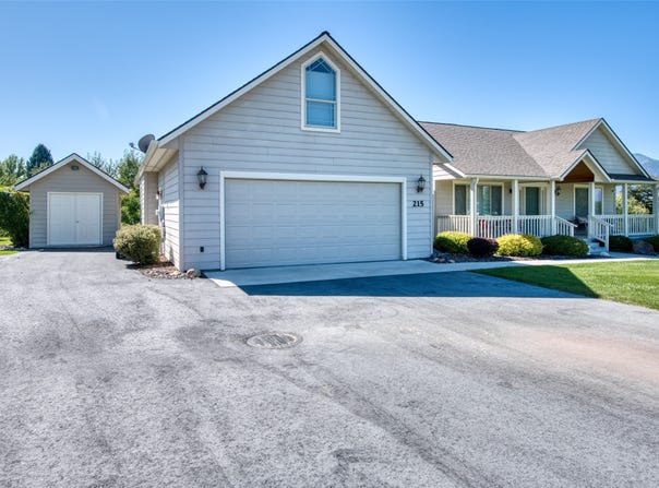 215 Carriage Road, Hamilton, MT 59840