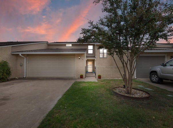 463 Summit Circle, Fredericksburg, TX 78624