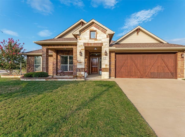 1001 Morningside Drive, Burleson, TX 76028