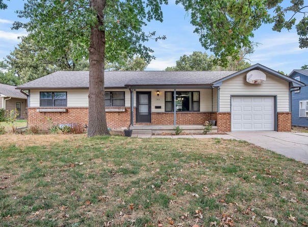 515 E Hill St, McPherson, KS 67460-9764