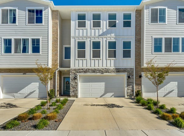 701 E GARDEN GROVE Dr, Eagle Mountain, UT 84005