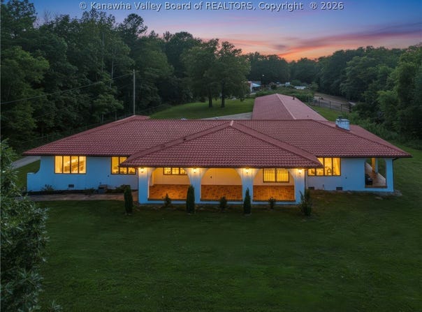 1 Top Notch Drive, Hurricane, WV 25526