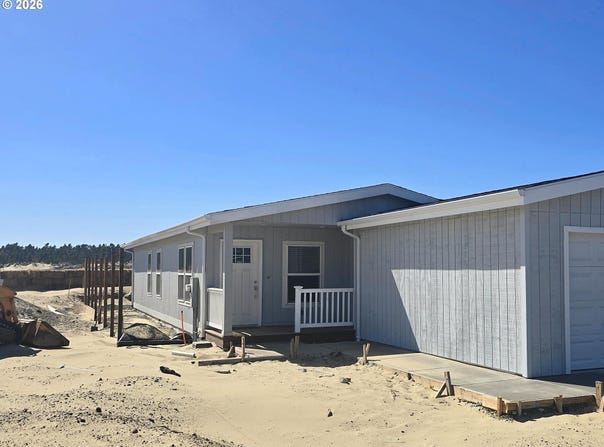 5286 Maple St, Florence, OR 97439