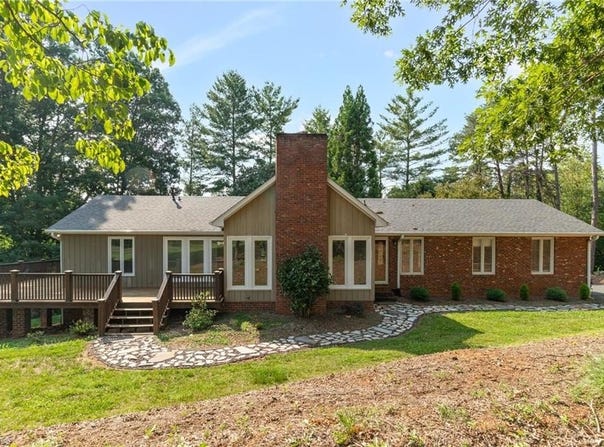175 Sandtrap Lane, Pilot Mountain, NC 27041