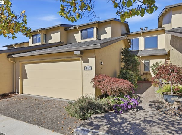 587 WIMBLEDON Ct, Eugene, OR 97401