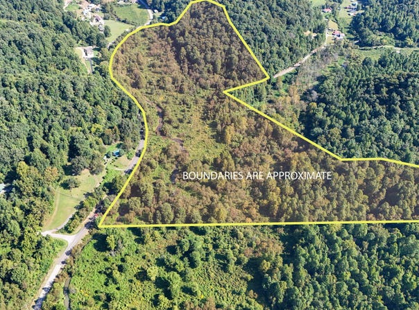 9999 Dora Clark Branch Rd, Flat Lick, KY 40935