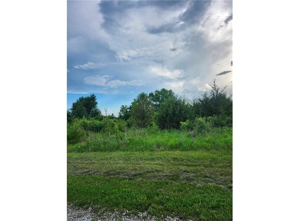 22 & 26 Ravens Roost Drive, Linn Valley, KS 66040