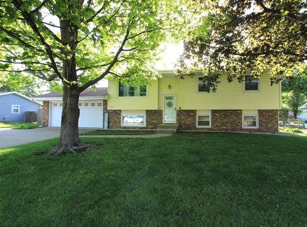 104 S Parkside Road, Normal, IL 61761