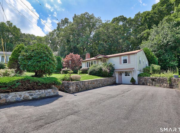 14 Richard Lane, Prospect, CT 06712