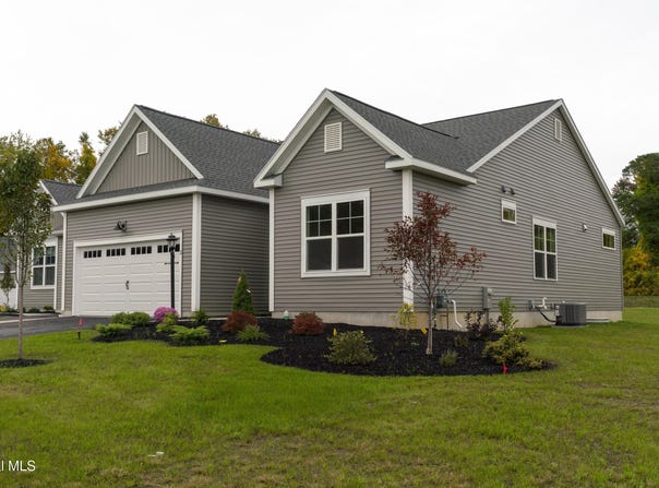 3 Anson Court, Malta, NY 12020