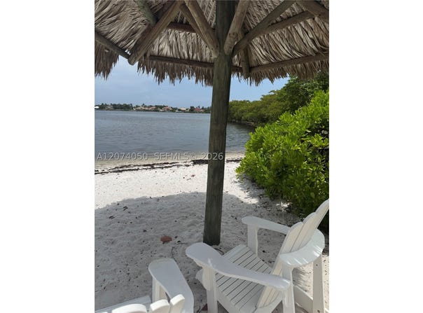 800 Scotia Dr, Hypoluxo, FL 33462