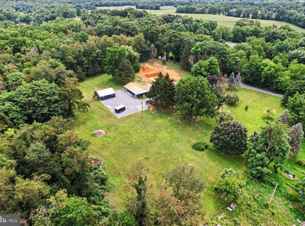 871 ALEXANDER SPRING Road, CARLISLE, PA 17015
