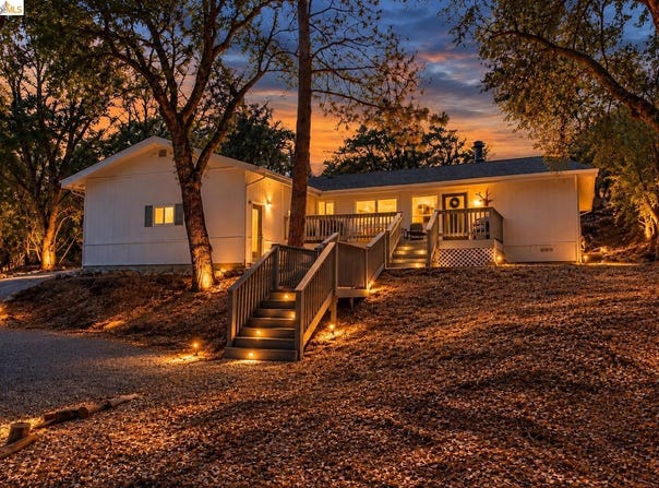 19327 Ferretti Rd, Groveland, CA 95321